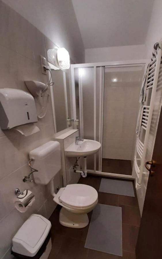 Csatang Vendeghaz Villa Siófok Exteriör bild
